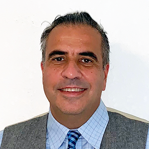 Dr. Fernando Teixeira