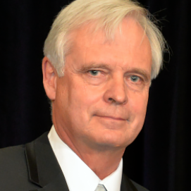 Dr.  Craig E. Appleyard