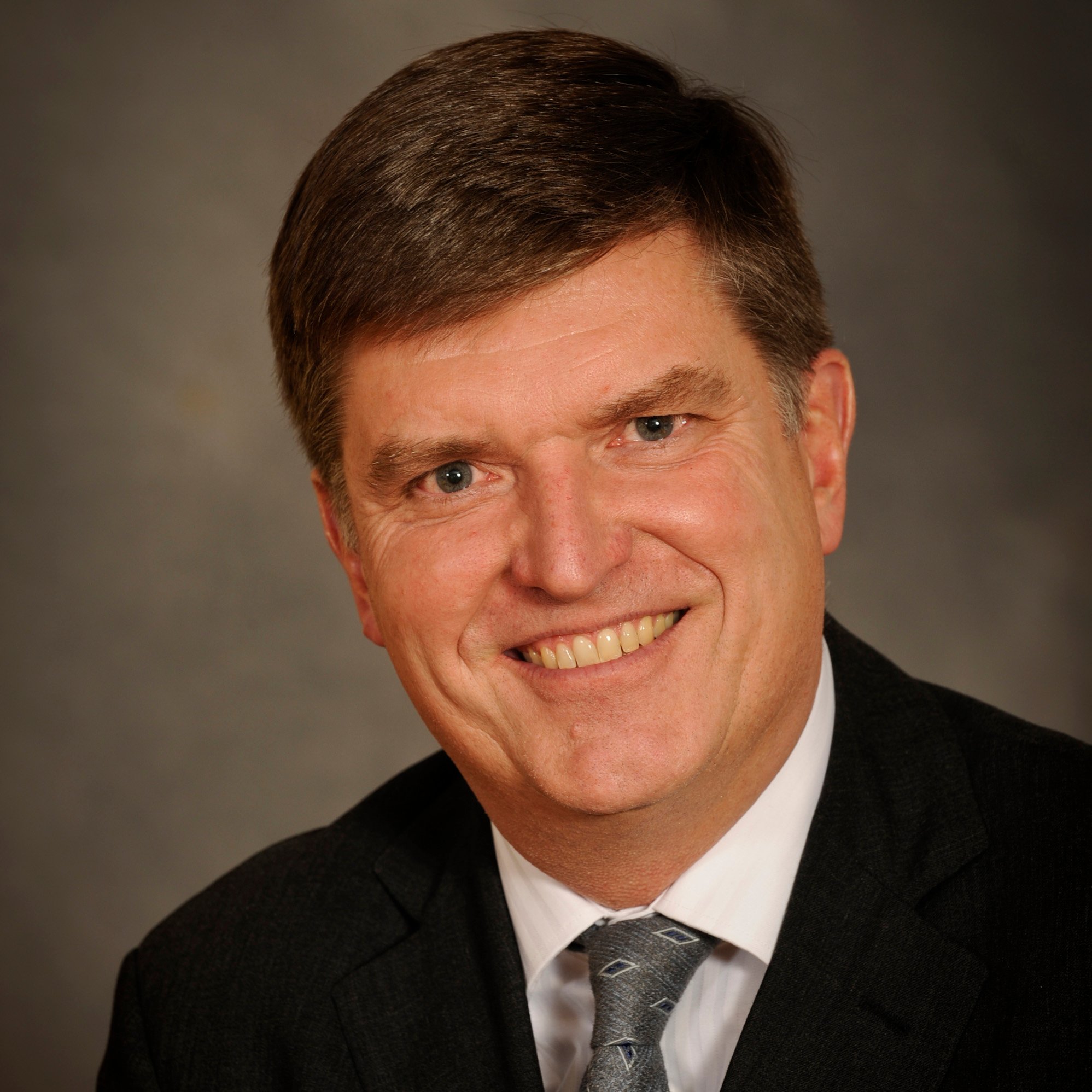Dr. Alan Hudak headshot