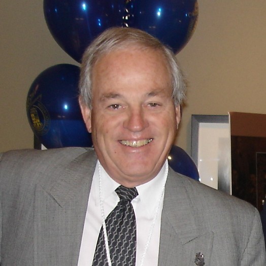 Dr. Robert MacMillan Headshot