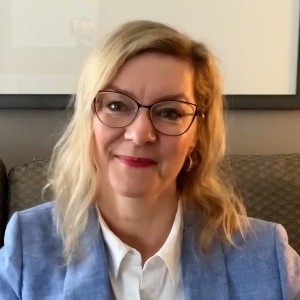 Dr. Lisa Calder